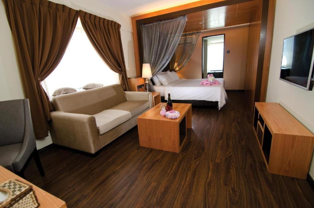 C'Haya Hotel Kota Kinabalu Eksteriør bilde